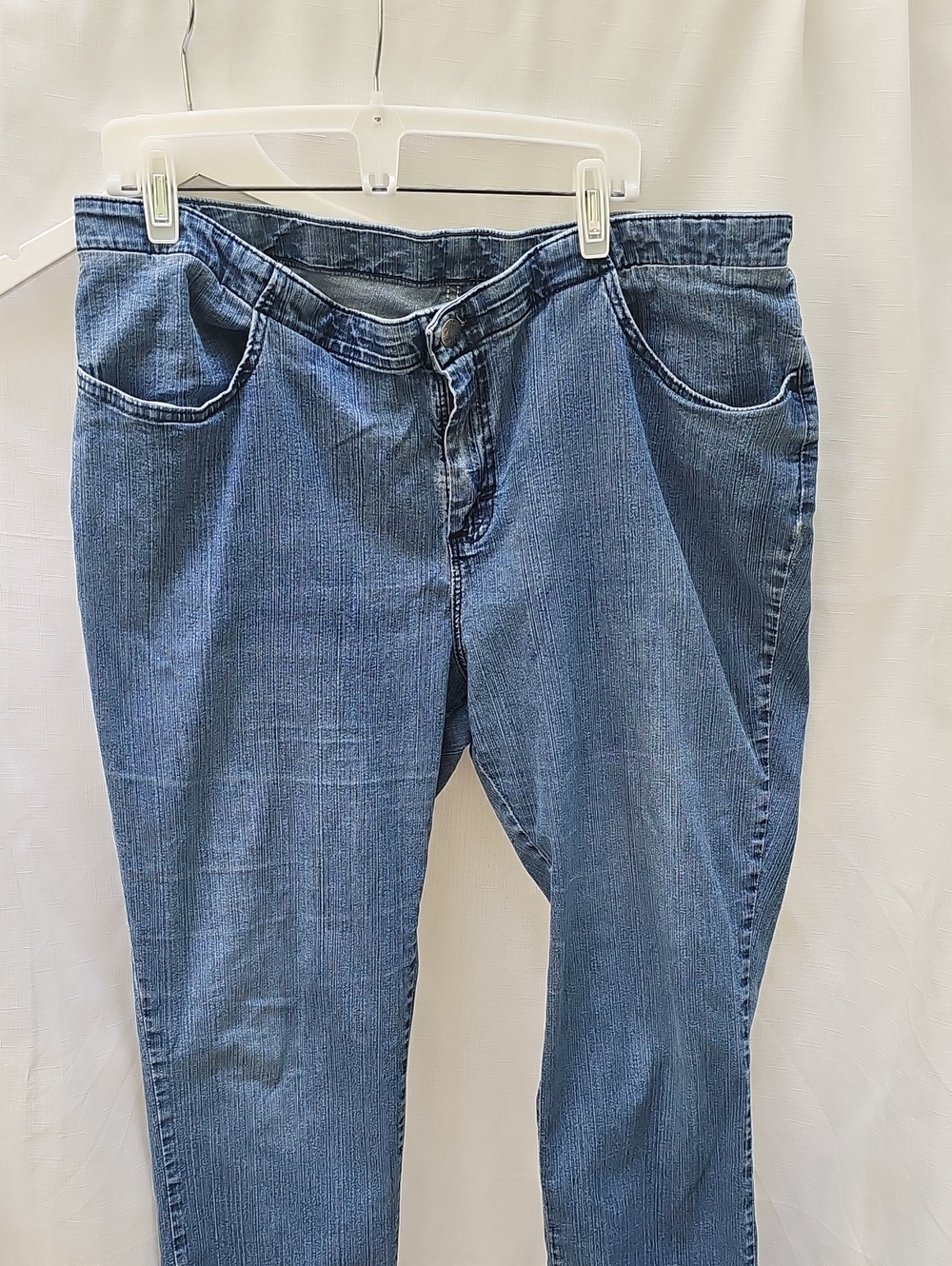 Title: NWT Lee Riders Mid-Rise Straight Leg Jeans - 18w